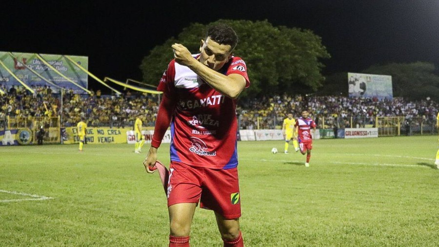 Styven Vásquez anotó el primer gol de Firpo y del Apertura 2025. Foto DES / Cortesía