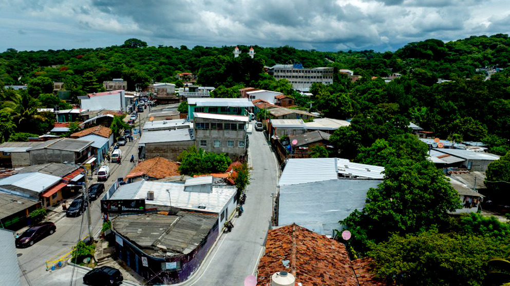 Dirección de Obras Municipales renueva 38 calles de la zona urbana de Olocuilta, La Paz Oeste