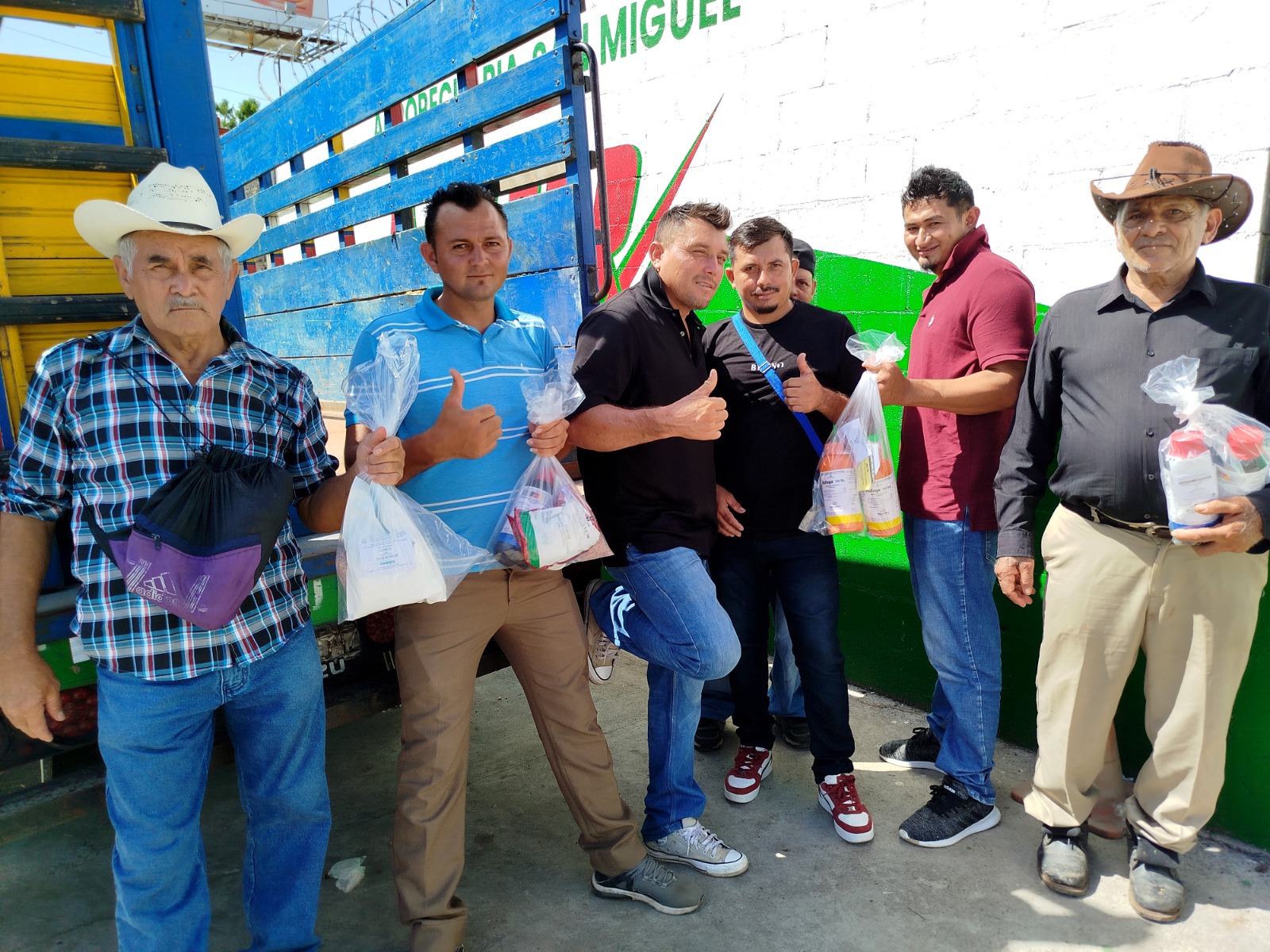 Agricultores de la zona oriental canjean el bono con normalidad