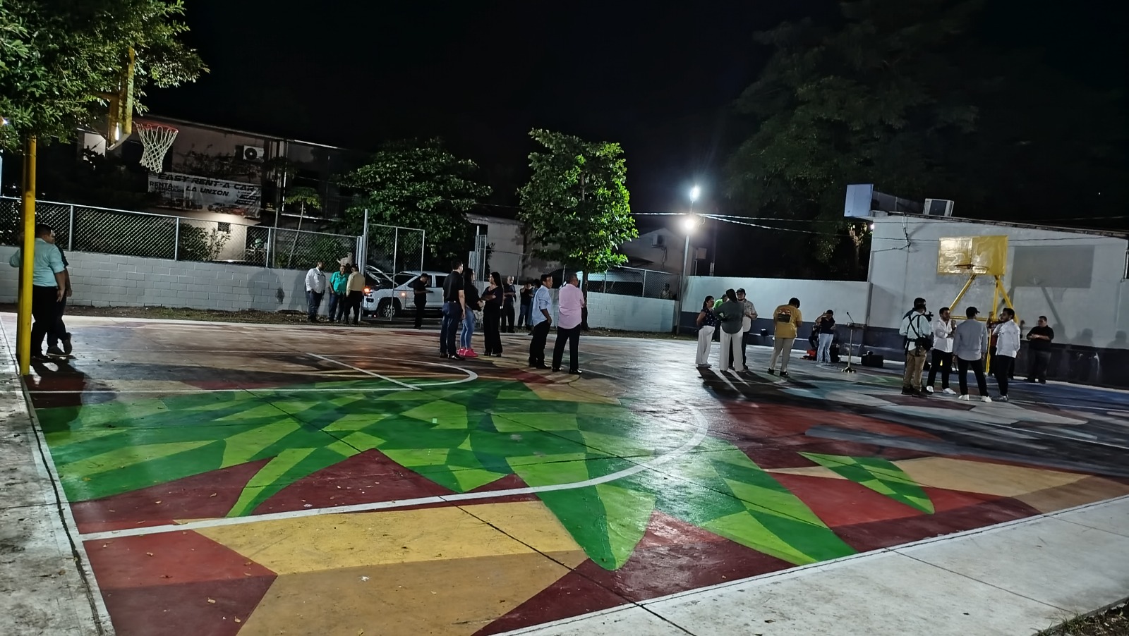 Obras Públicas recupera y remodela cancha que estuvo tomada por las pandillas en La Unión