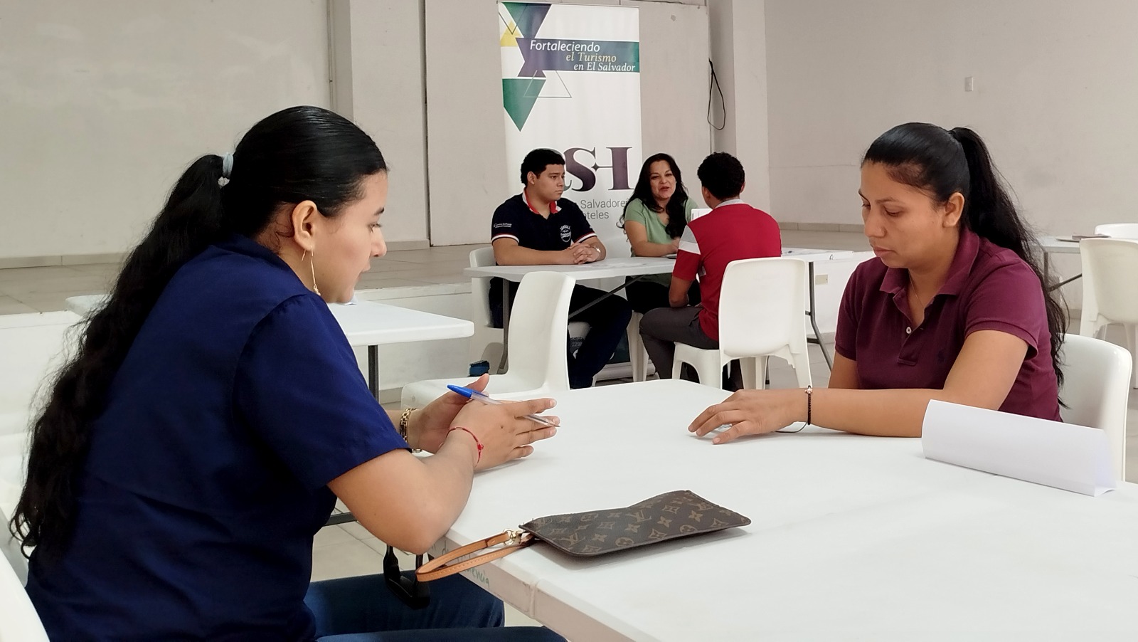 Desarrollan una feria de empleo para retornados en San Miguel