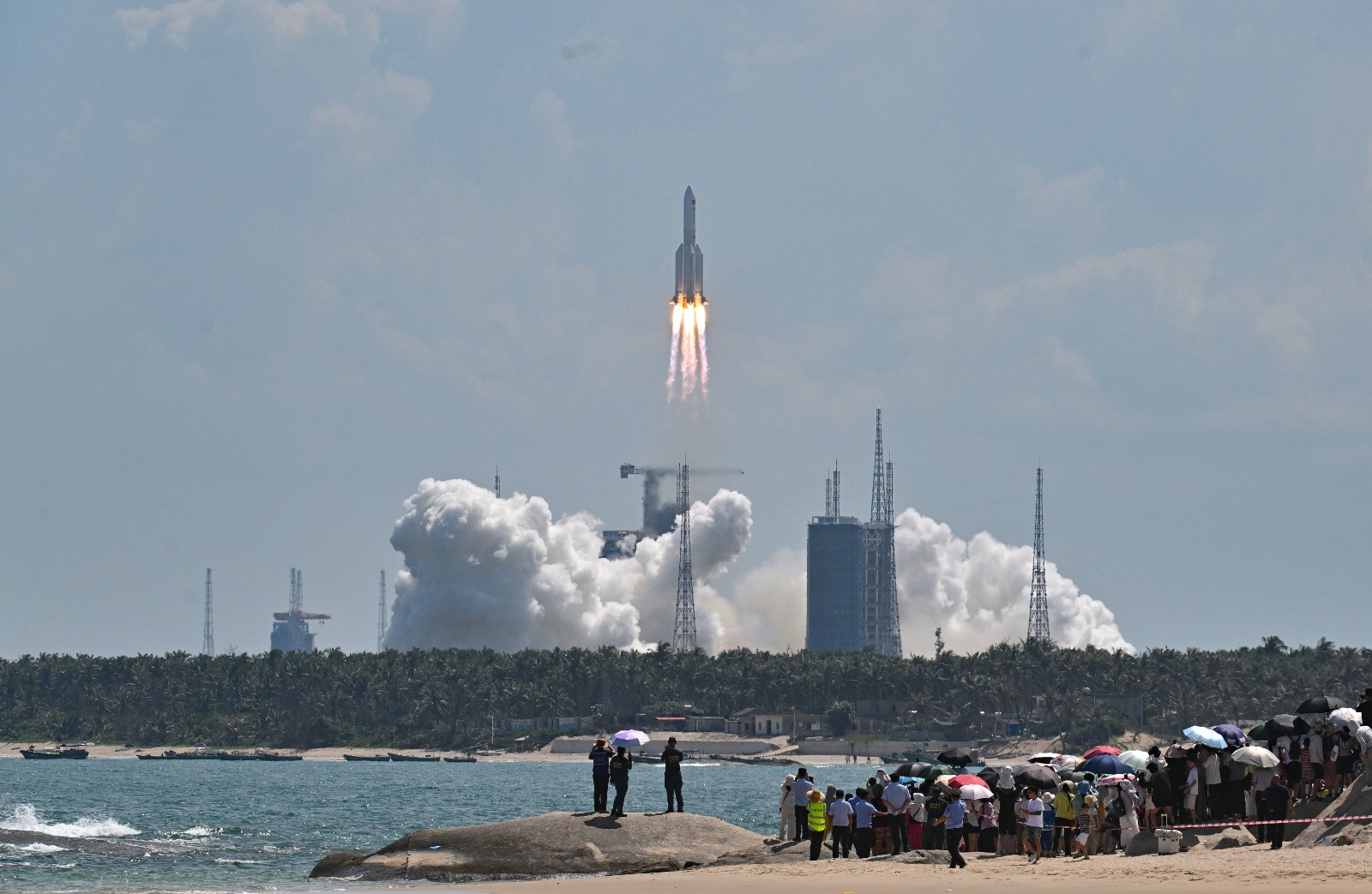 Cohete Lijian-1 de China pone en órbita siete satélites