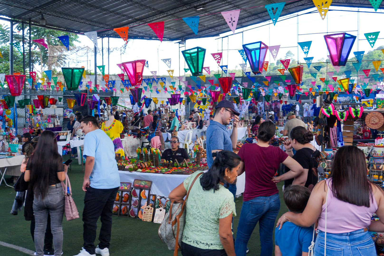 Guatemaltecos participan en intercambio cultural en Ataco, Ahuachapán