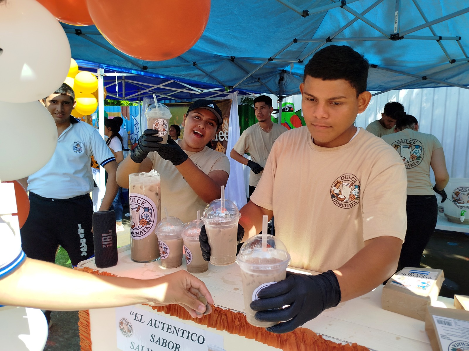 Estudiantes de bachillerato presentan sus proyectos de emprendimientos en San Miguel