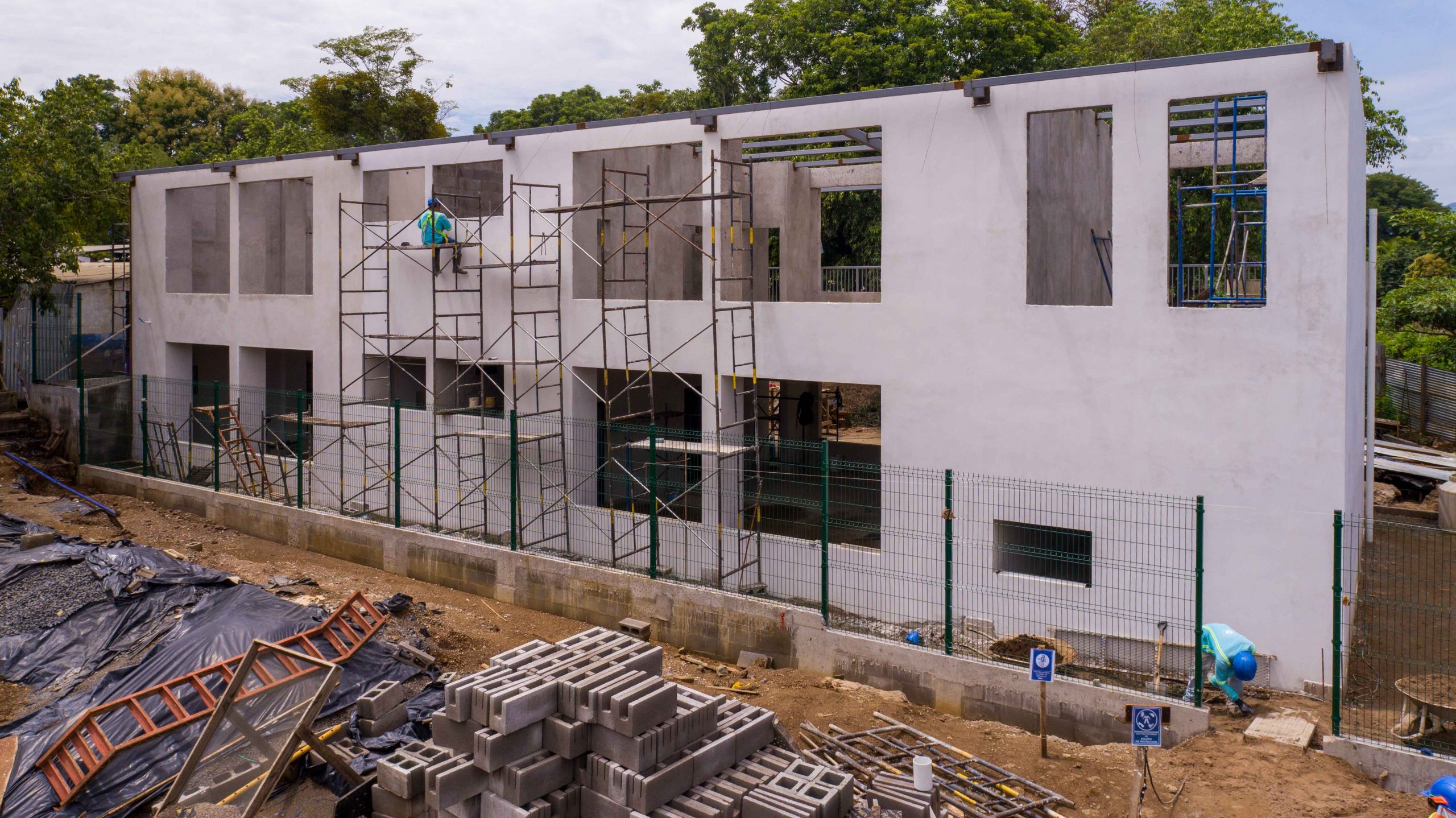 Gobierno de El Salvador interviene dos escuelas en Ahuachapán y Sonsonate