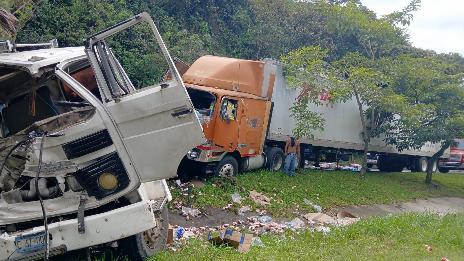 Dos fallecidos en cuádruple accidente en Santo Domingo, San Vicente Norte