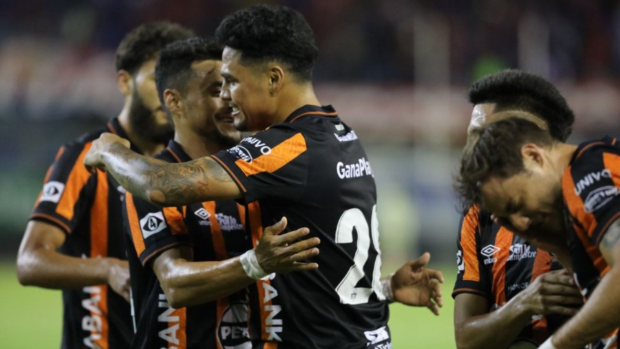 Algunos jugadores están entre el Águila y la Selecta