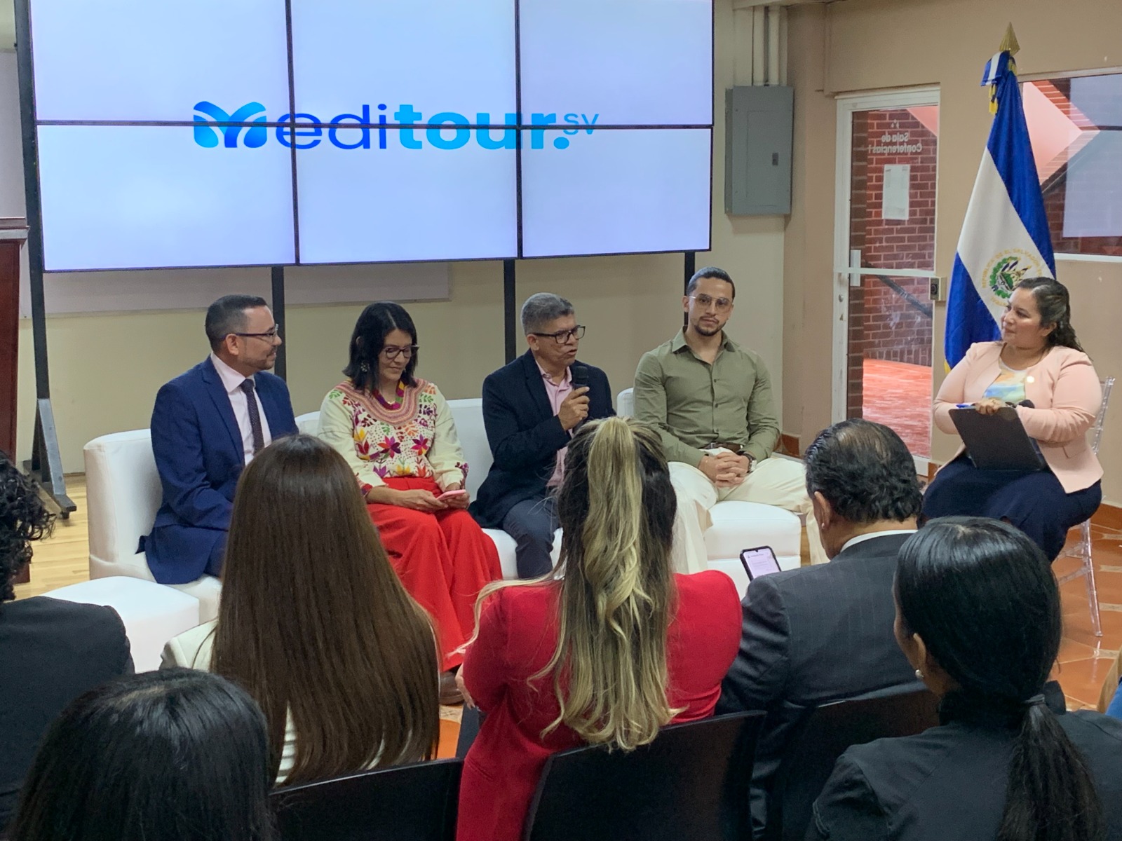 La Universidad Gerardo Barrios lanza la plataforma digital MediTour
