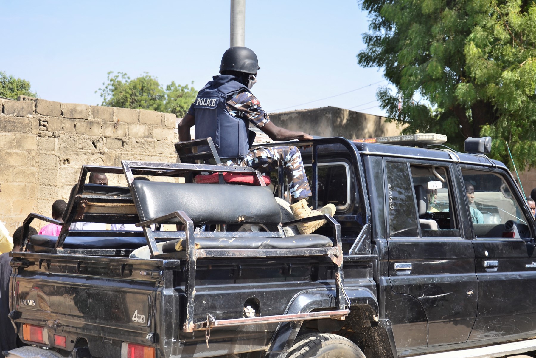 Hombres armados secuestran a 25 alumnas en Nigeria