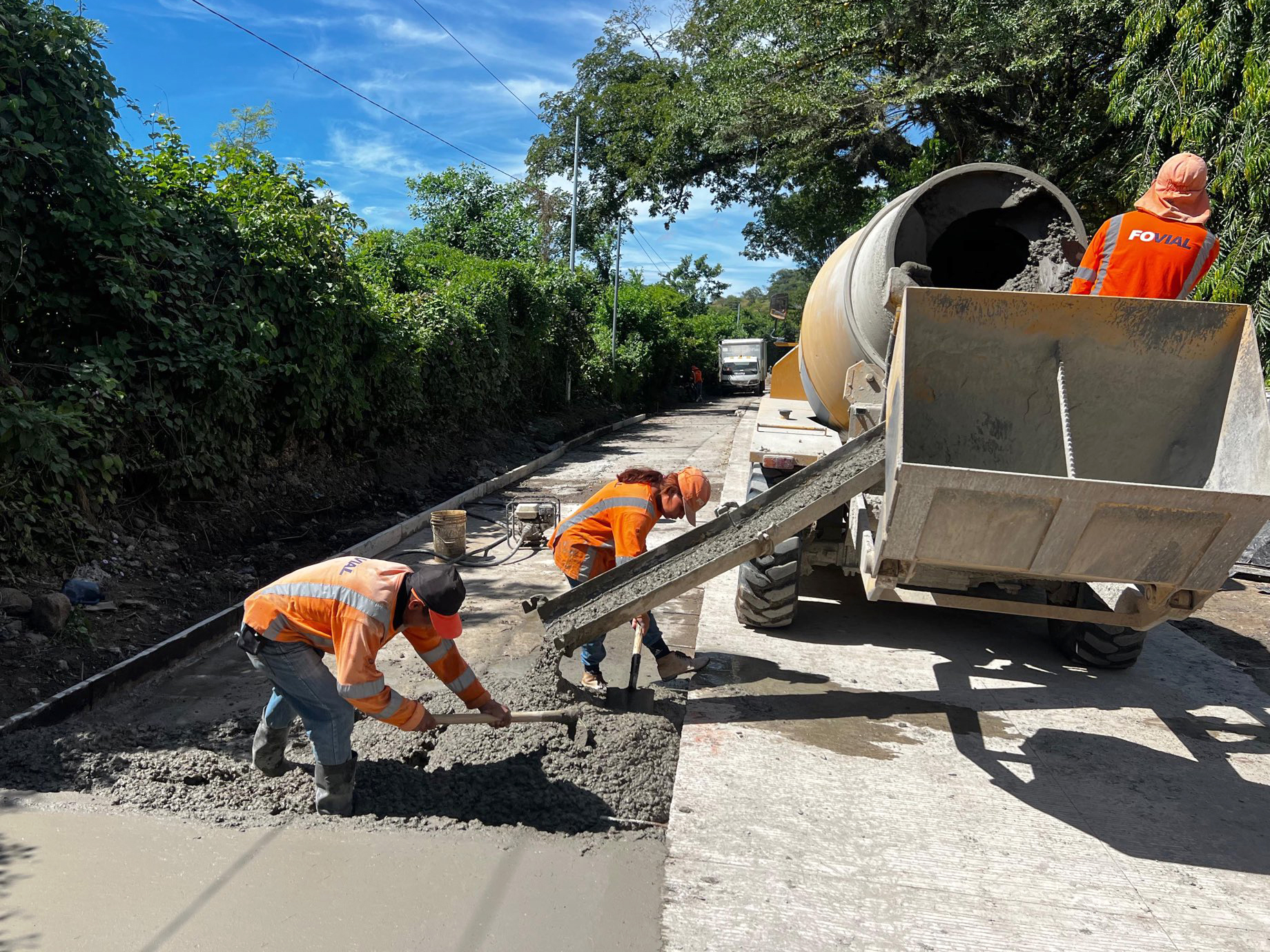 El Fovial construye calle en el caserío El Sompopo, de Texistepeque, Santa Ana Norte