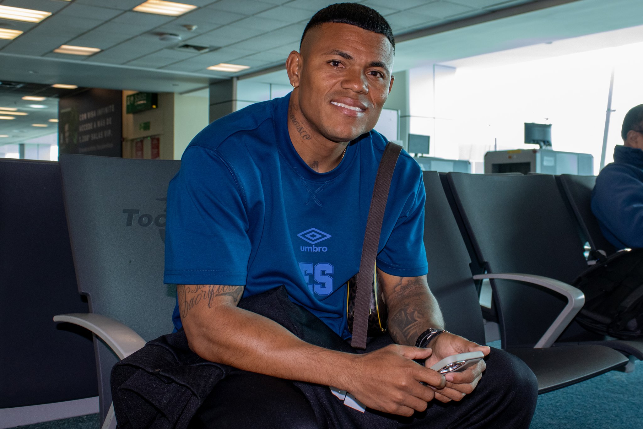 Michell Mercado no tiene el aval de FIFA para jugar con la Selecta
