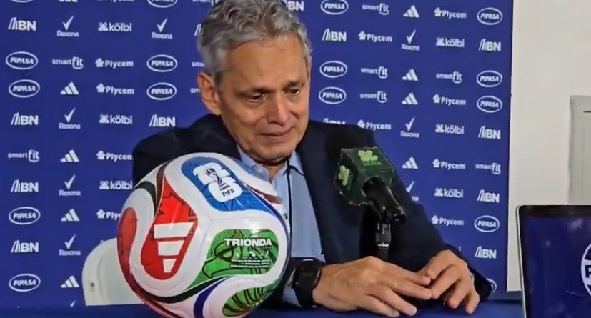 Reinaldo Rueda rompe en llanto tras la eliminación de Honduras: «Es un momento muy duro», dijo el técnico de los catrachos