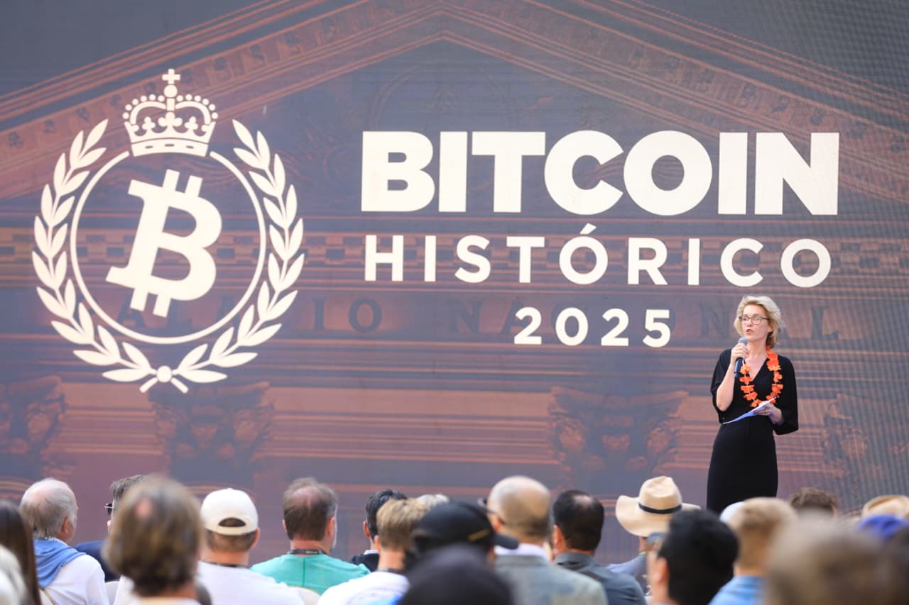 Stacy Herbert: «Bitcoin Histórico es un testimonio de los buenos tiempos  que vive El Salvador» - Diario El Salvador