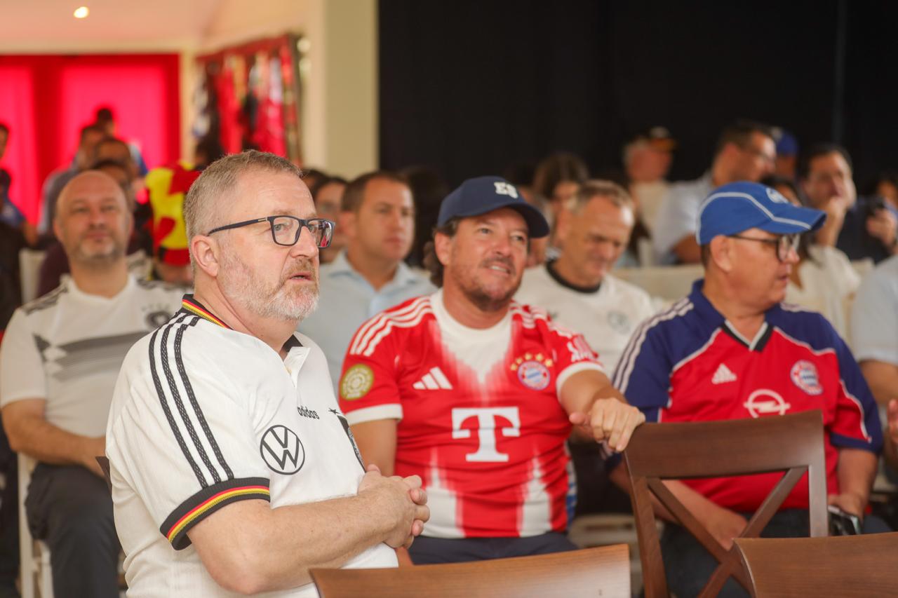 Embajador de Alemania organizó un convivio en su residencia durante el juego de la Azulita ante los teutones en Qatar