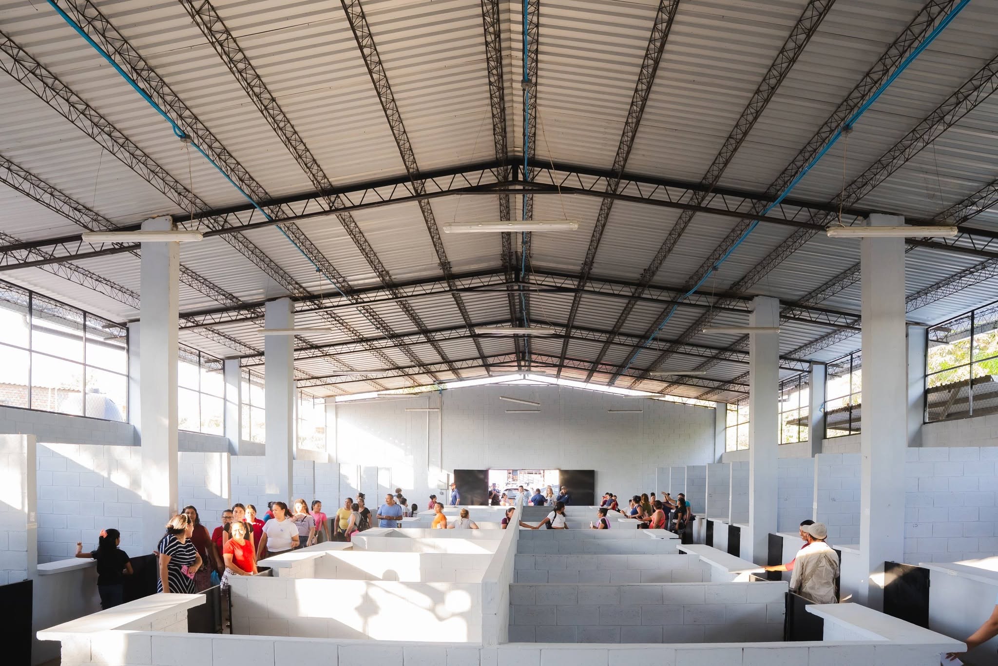 Remodelan el mercado del cantón Metalío, en Acajutla