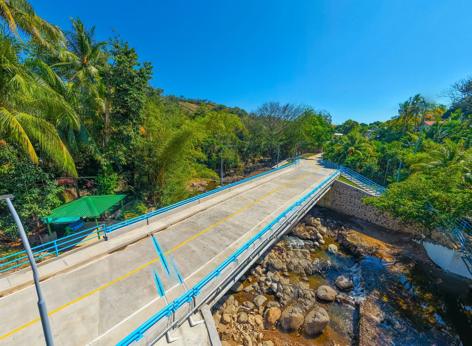 Construcción de nuevo puente impulsará el turismo en cascada El Escuco, Sonsonate