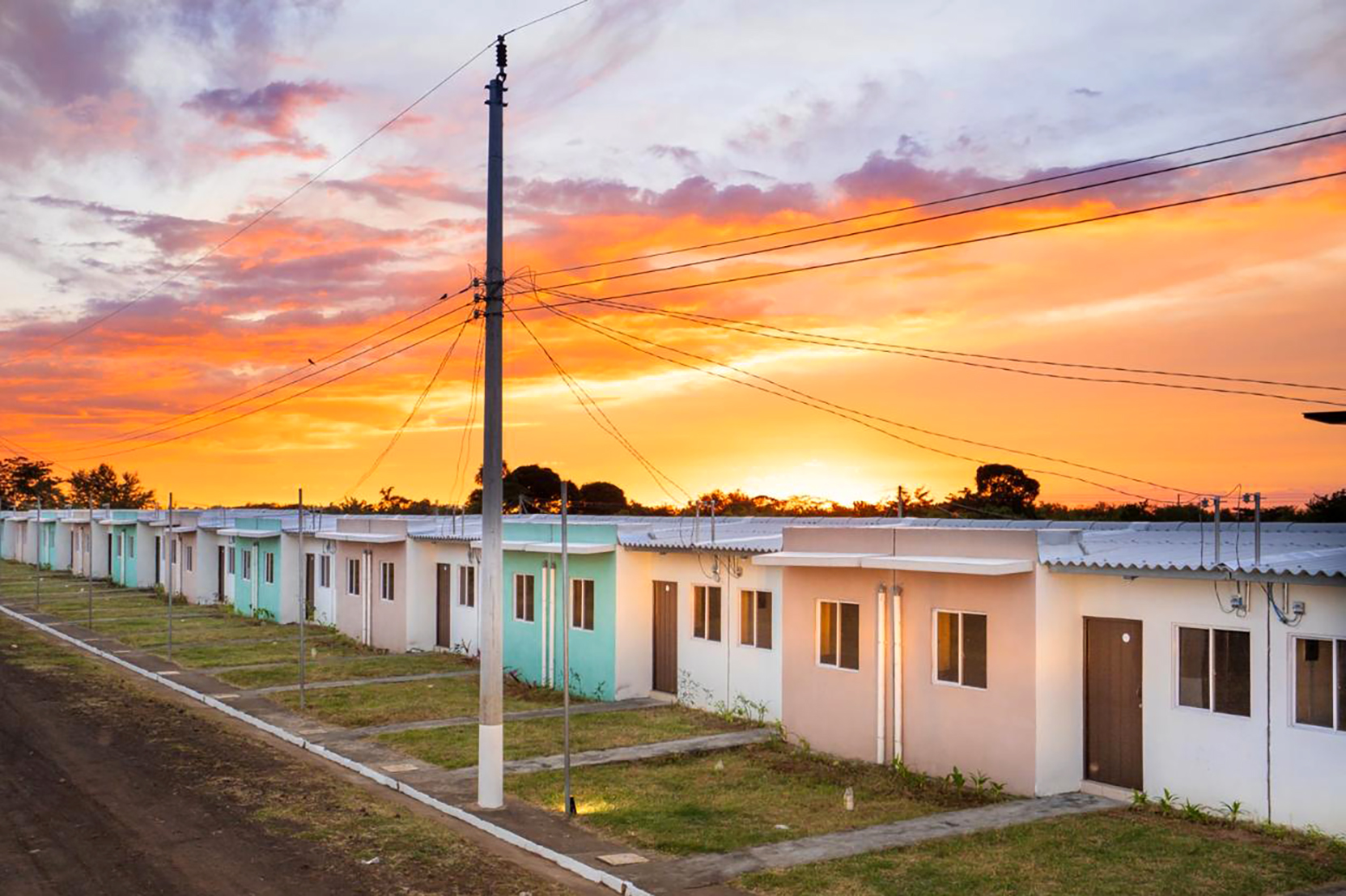 Beneficiarán a 84 familias con la entrega de viviendas en Ahuachapán