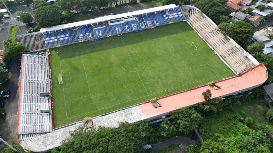 «Nunca, en la historia de este país, se había dejado en evidencia que el deporte fuera una prioridad», Yamil Bukele