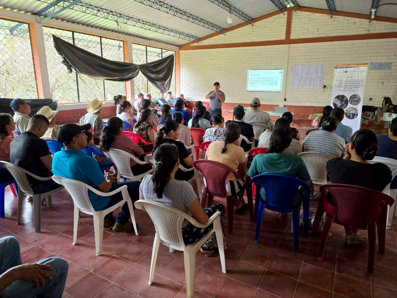 El Minsal presenta los resultados sobre análisis al agua en Perquín, Morazán