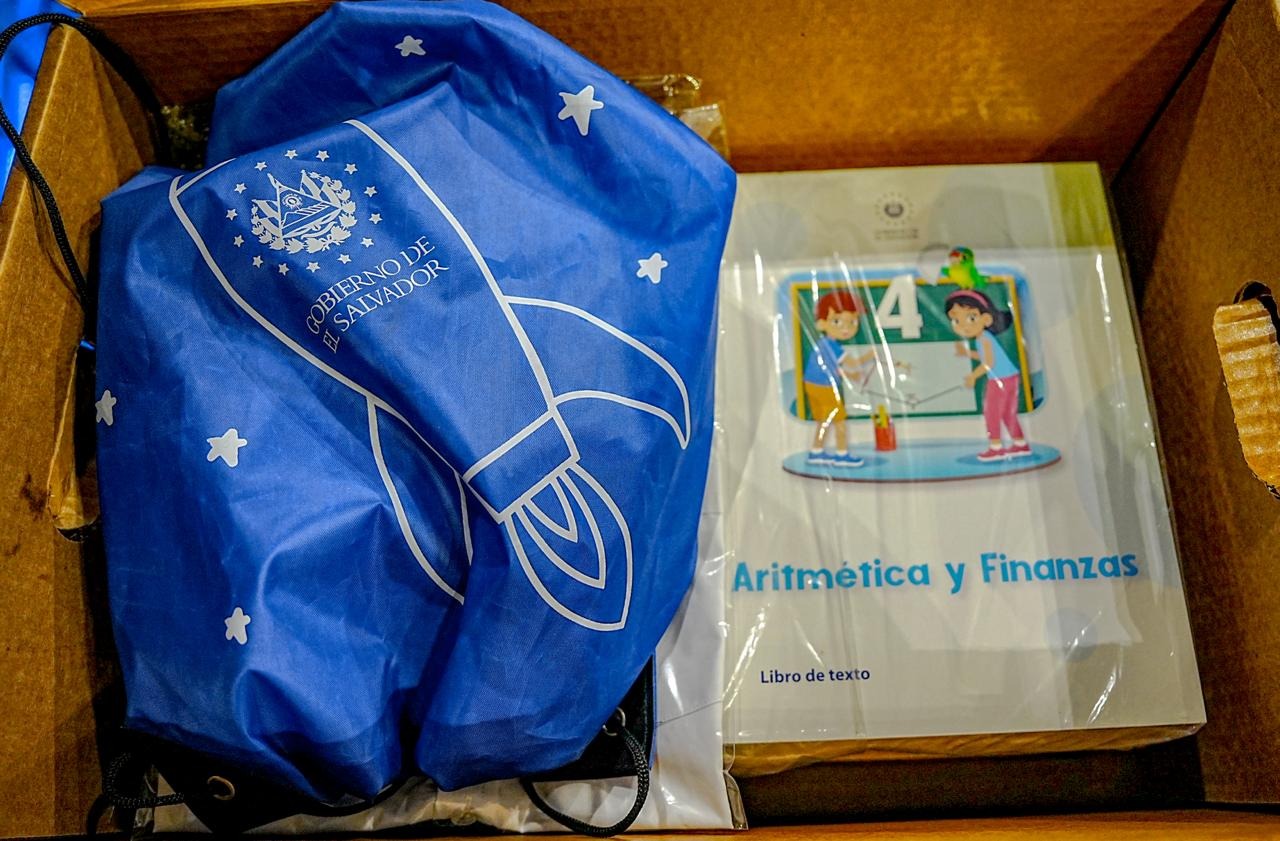 El Ministerio de Educación entregará paquetes escolares completos y con puntualidad