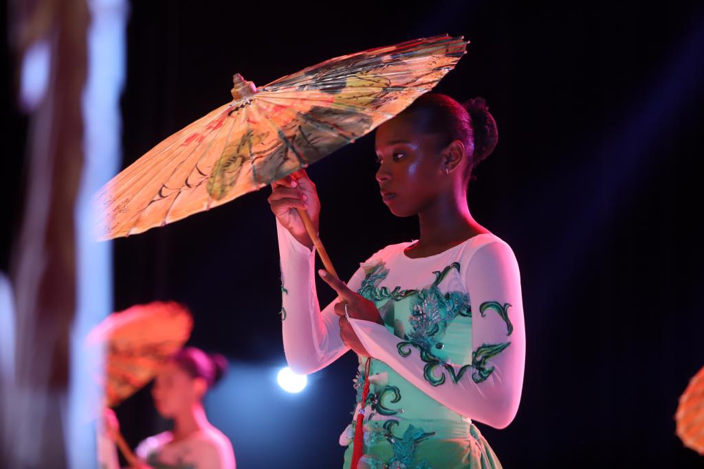 Desfile con tributo al teatro negro a la actriz de novela «La Esclava Isaura» gana el Carnaval de Sao Paulo