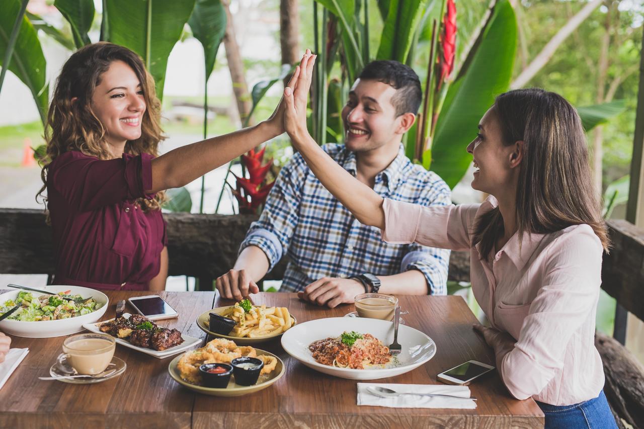 Celebra el amor y la amistad con los beneficios de Crecer