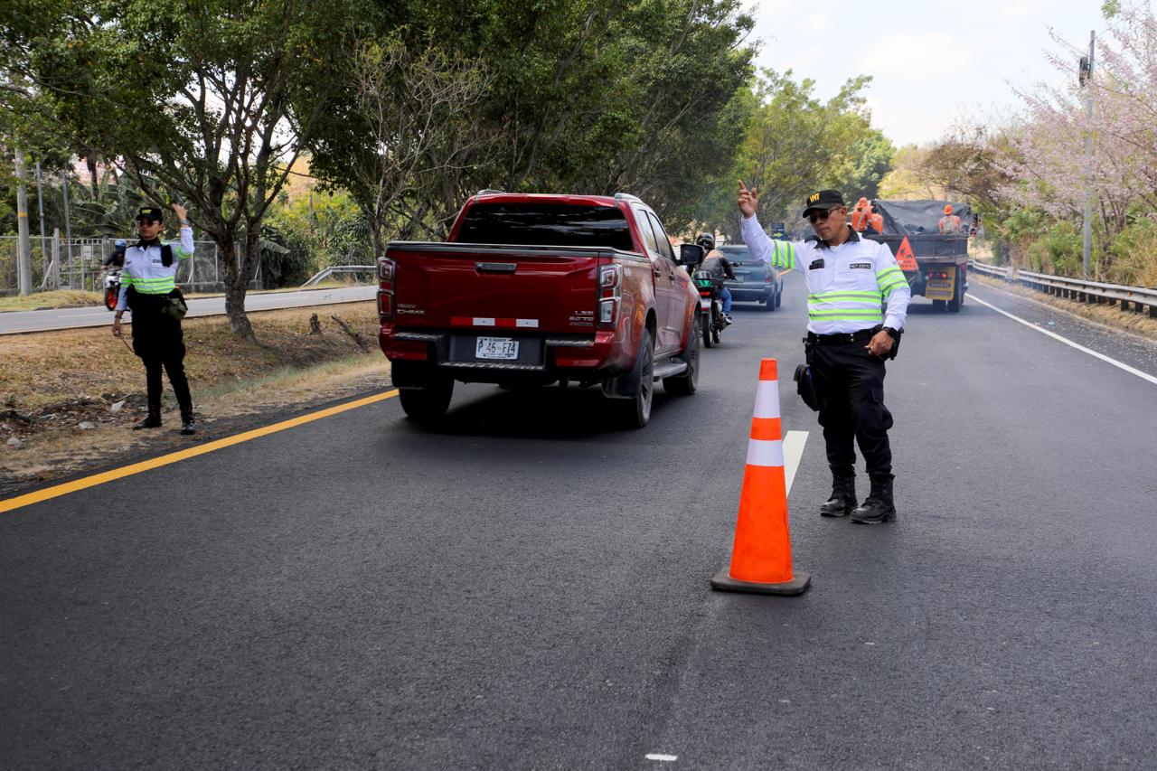 Gobierno renueva 17 kilómetros de la carretera Panamericana entre San Martín y Cojutepeque