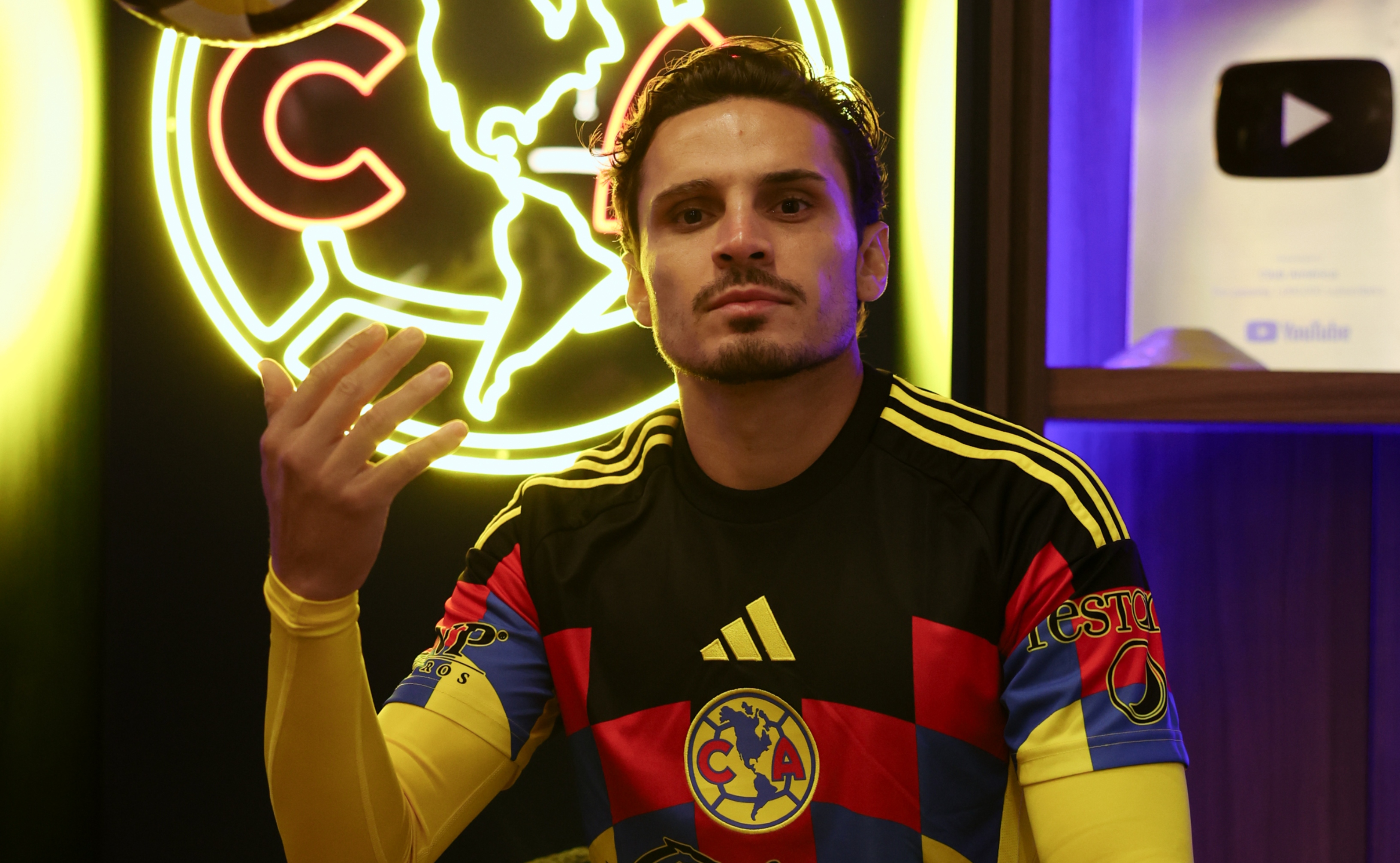 América de México hace oficial el fichaje del armador Raphael Veiga