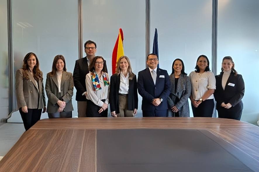 Delegación de la SRS intercambia experiencias con la Agencia Española de Medicamentos y Productos Sanitarios