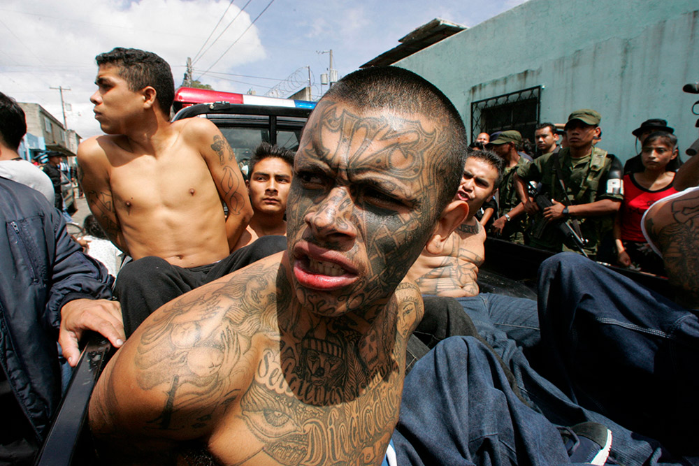 FBI pide a Guatemala llevar control de tatuajes de reos