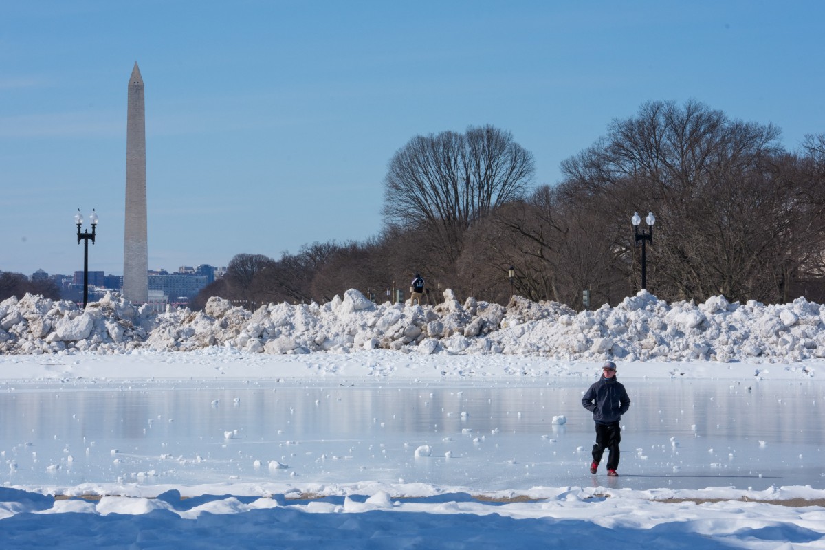 Tormenta de nieve azota el sureste de Estados Unidos mientras se extiende la ola de frío