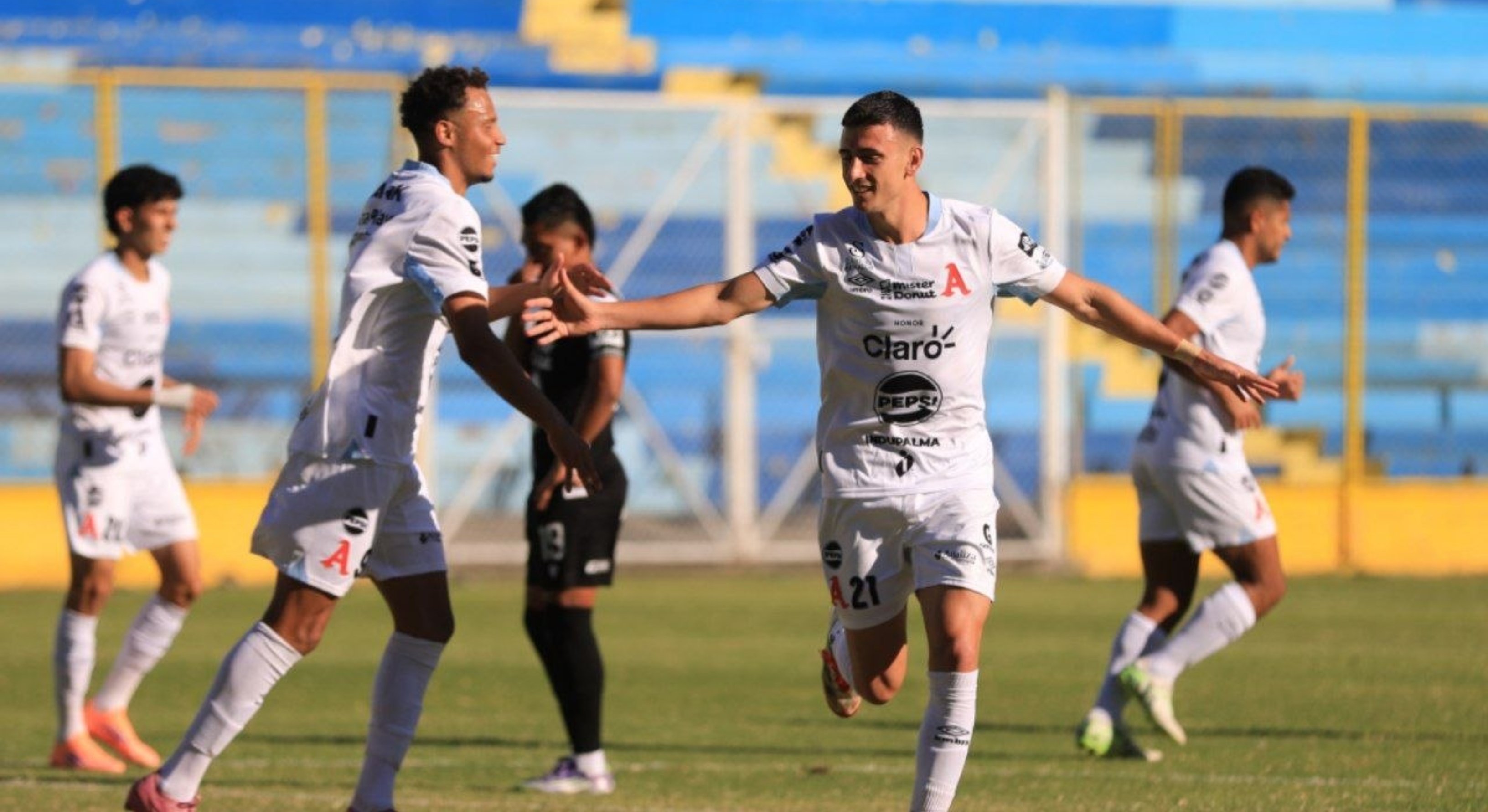 Hércules cae ante Alianza (4-1) sin fuerza y sin idea