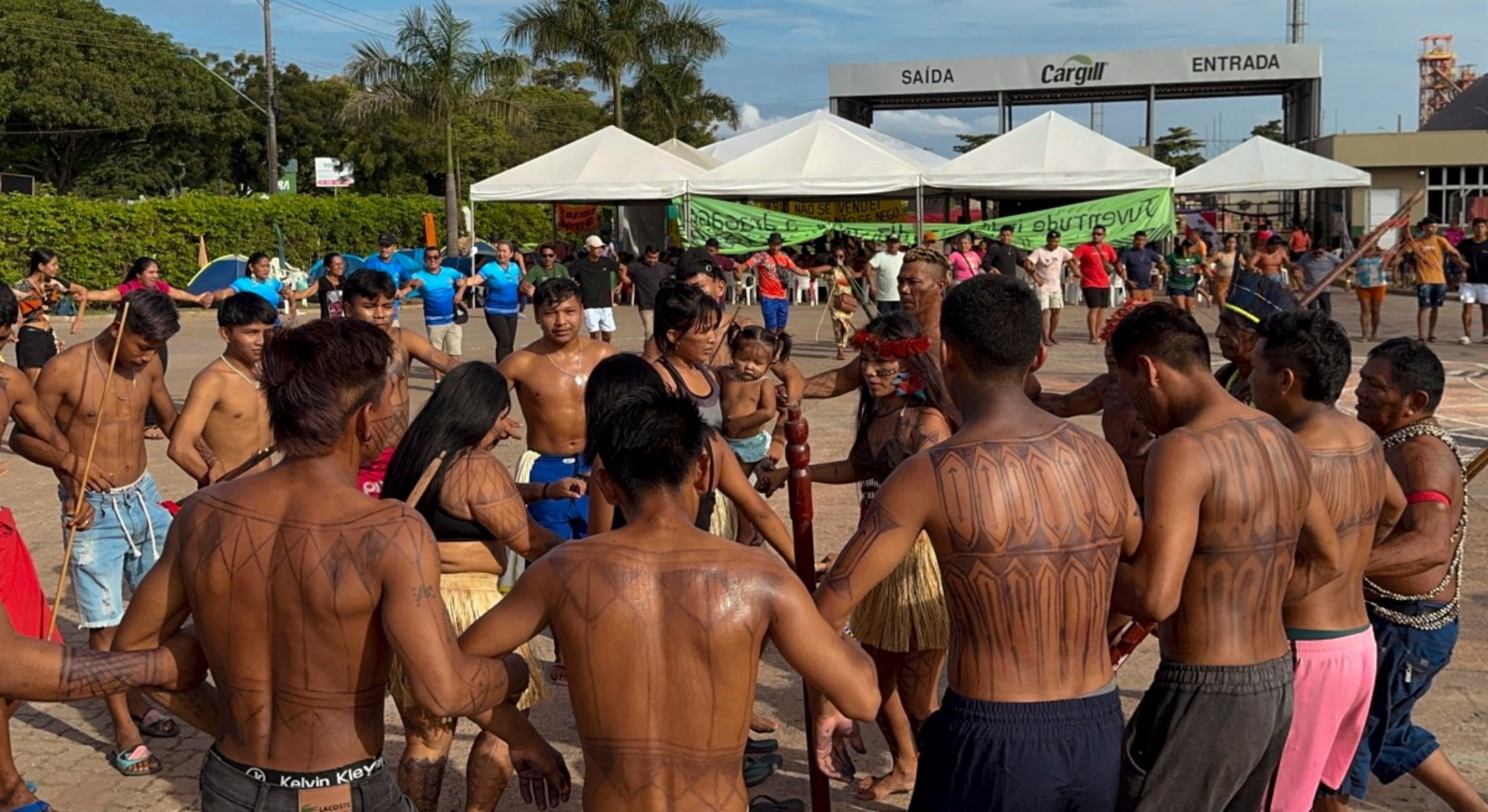 Tras protestas indígenas, Brasil suspende dragado de río amazónico