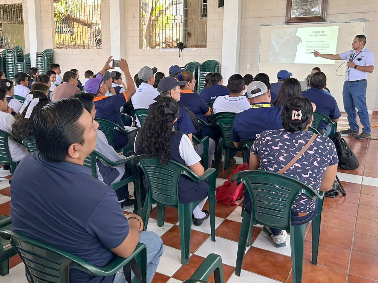 Capacitan a comunidades sobre serpientes y vida silvestre en Armenia, Sonsonate Norte