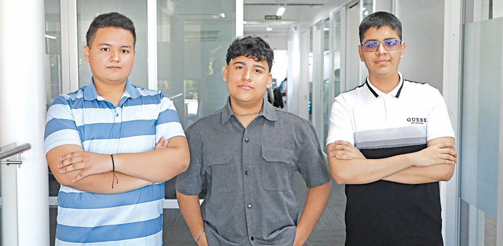 Tres estudiantes de San Salvador destacan en la prueba AVANZO
