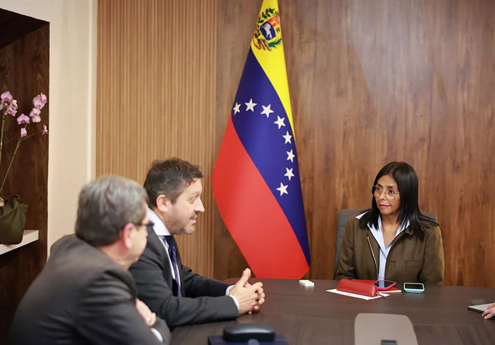 Petroleras Repsol y Maurel & Prom exploran alianzas en Venezuela