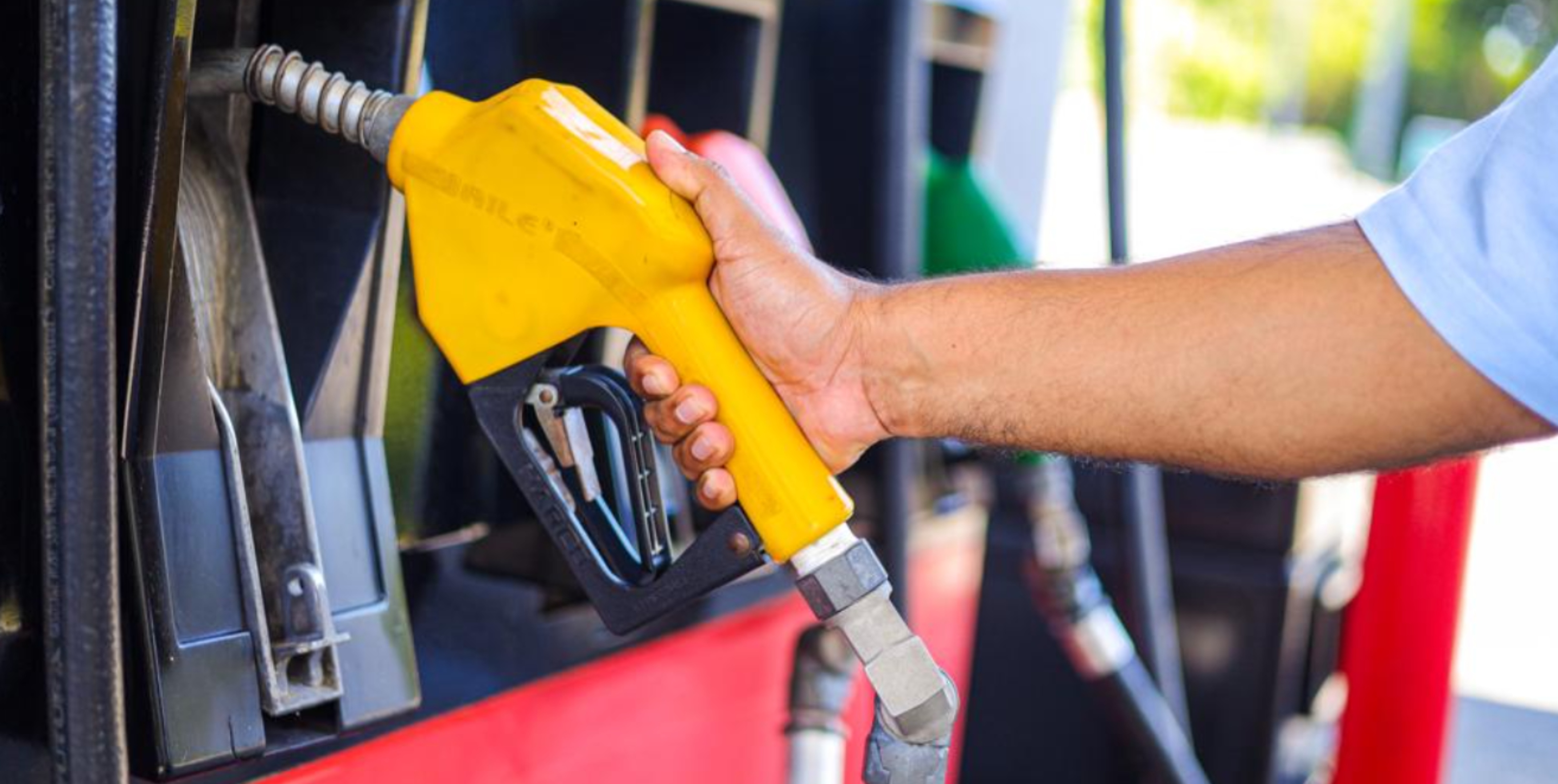 Disminuirán precios de la gasolina especial a partir del 17 de febrero