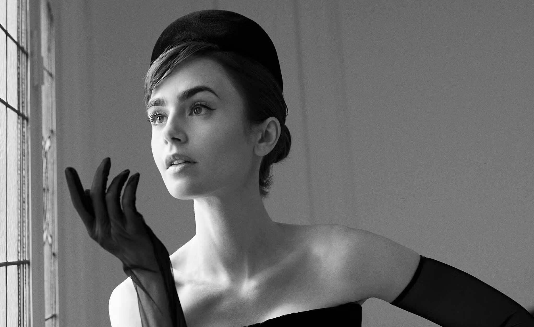 Lily Collins dará vida a Audrey Hepburn en película sobre «Breakfast at Tiffany’s»