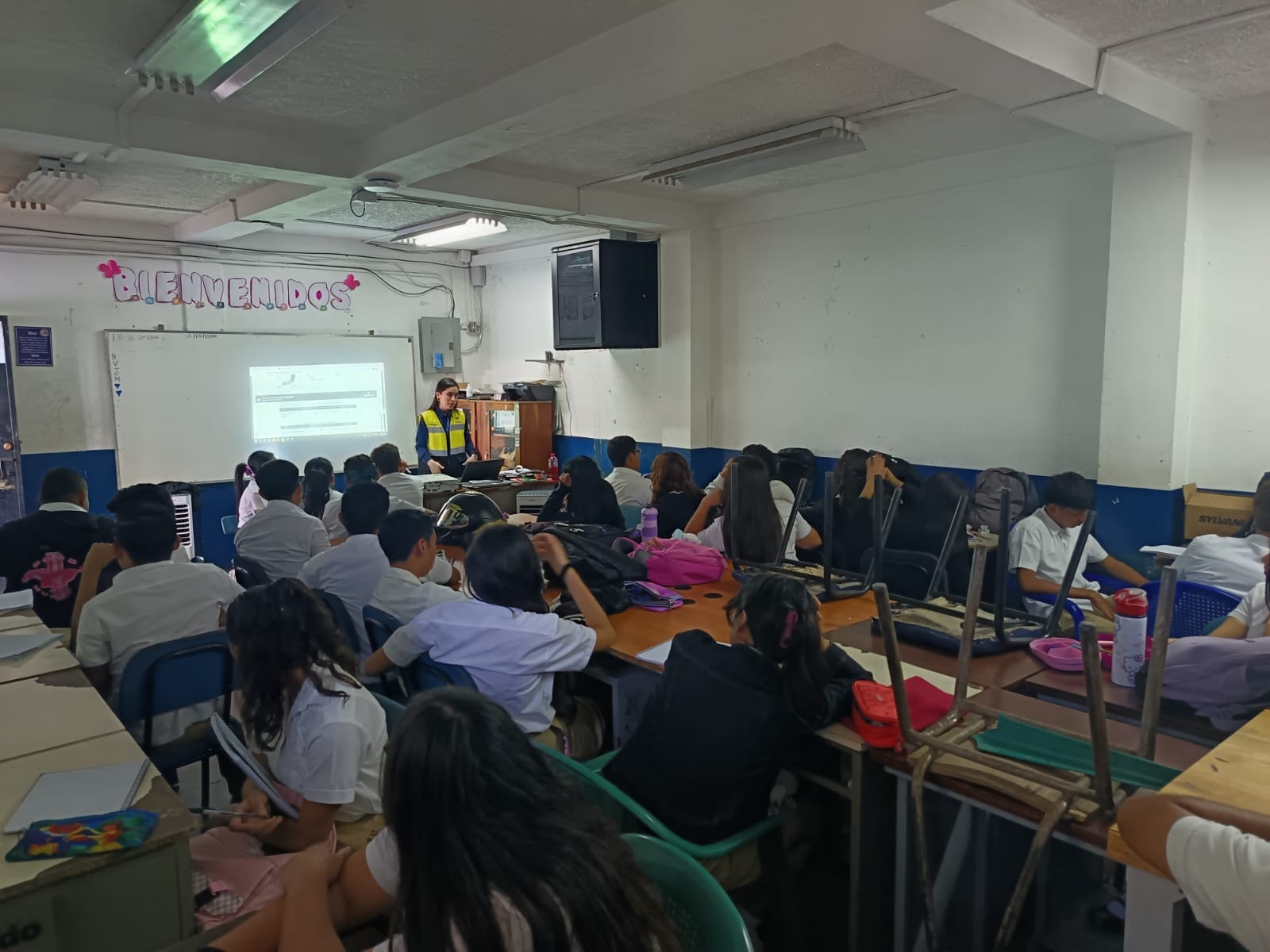Capacitan a alumnos para prevenir accidentes de tránsito