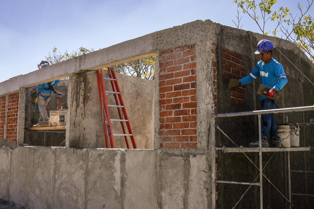 Avanza la construcción de escuela en Los Toles, Ahuachapán