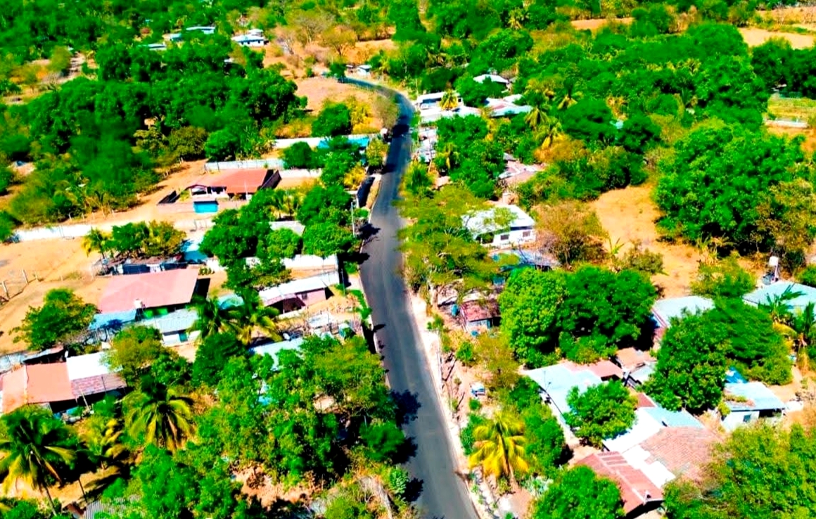 Inauguran una calle que beneficia a más de 2,000 familias en La Paz Este