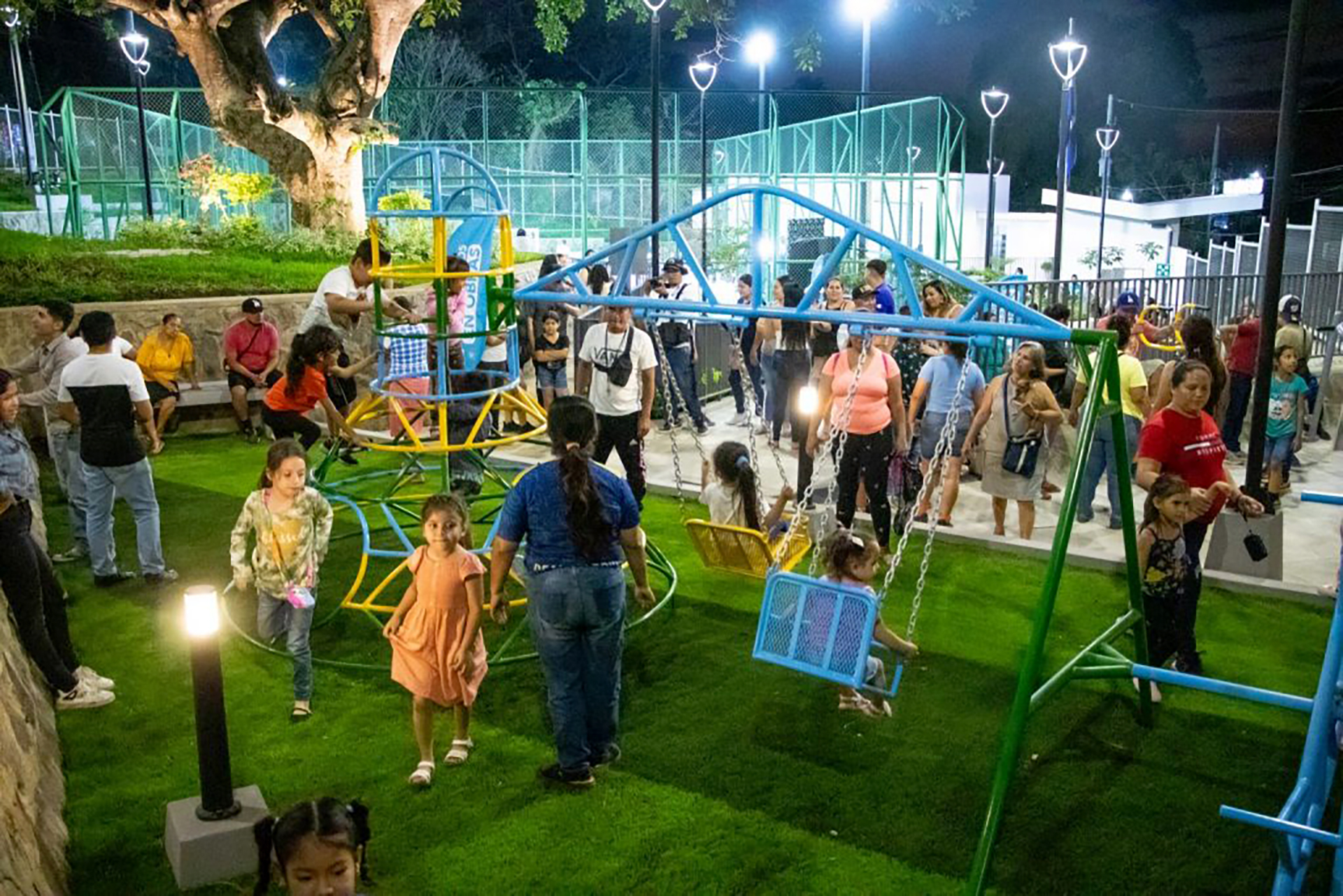 Gobierno entregó un parque en San Francisco Menéndez, Ahuachapán