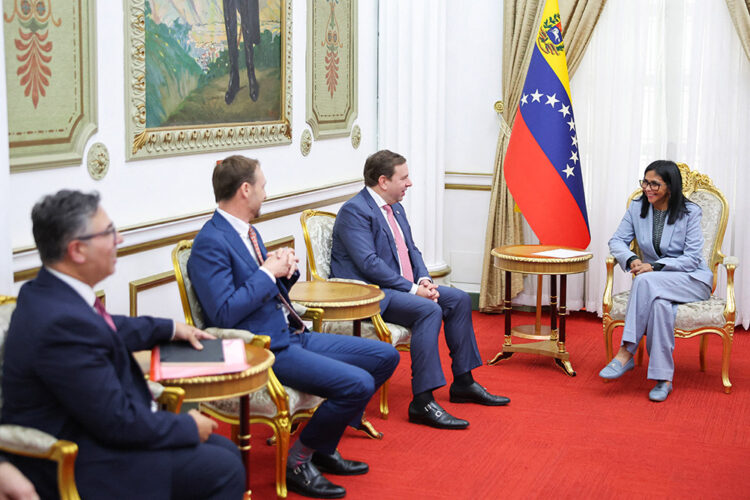 Agenda. Gobierno de Venezuela y Shell conversaron sobre oportunidades de inversión y desarrollo de yacimientos. Foto: Cortesía