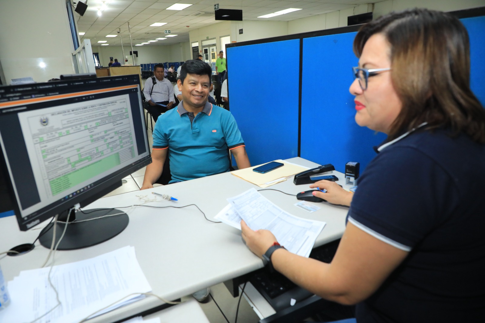 El Salvador cerró 2025 con una recaudación fiscal récord de $8,298.3  millones - Diario El Salvador