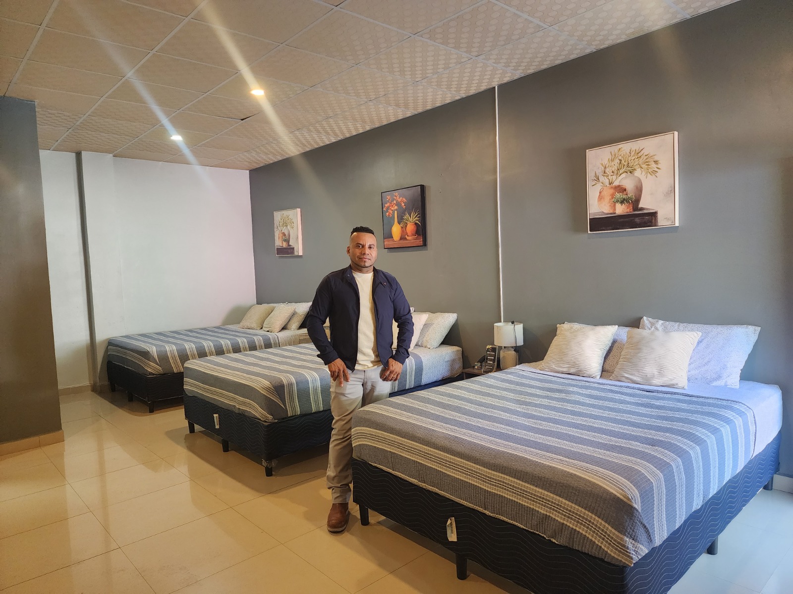 Salvadoreño invirtió en la construcción de un hotel en Berlín, Usulután Norte