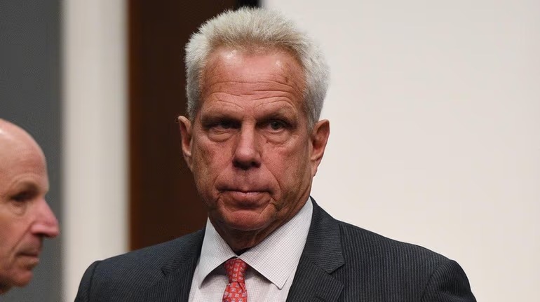 La NFL investigará correos del copropietario de los Giants con Epstein