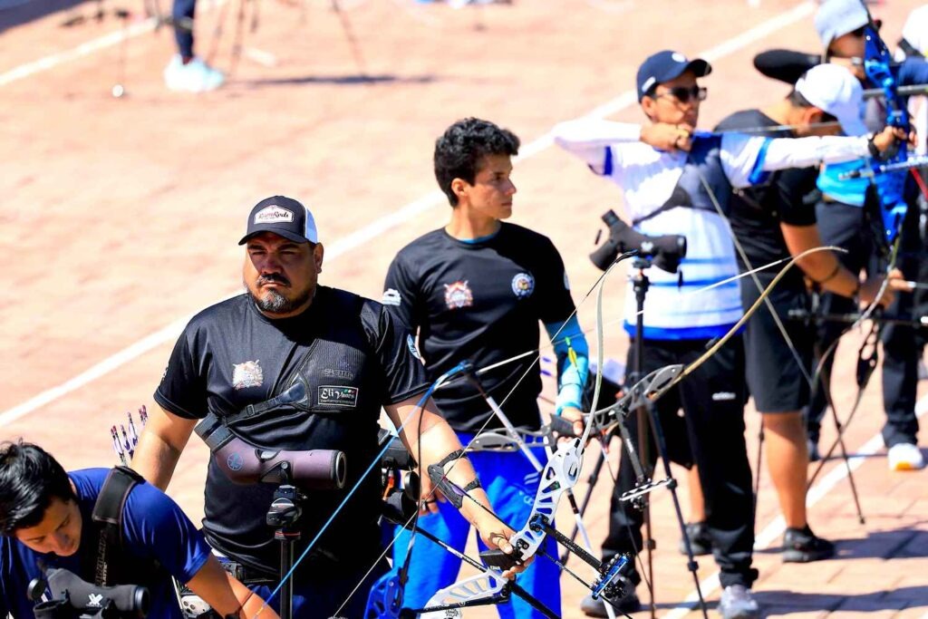 Arqueros salvadoreños lanzaron sus primeras flechas del año