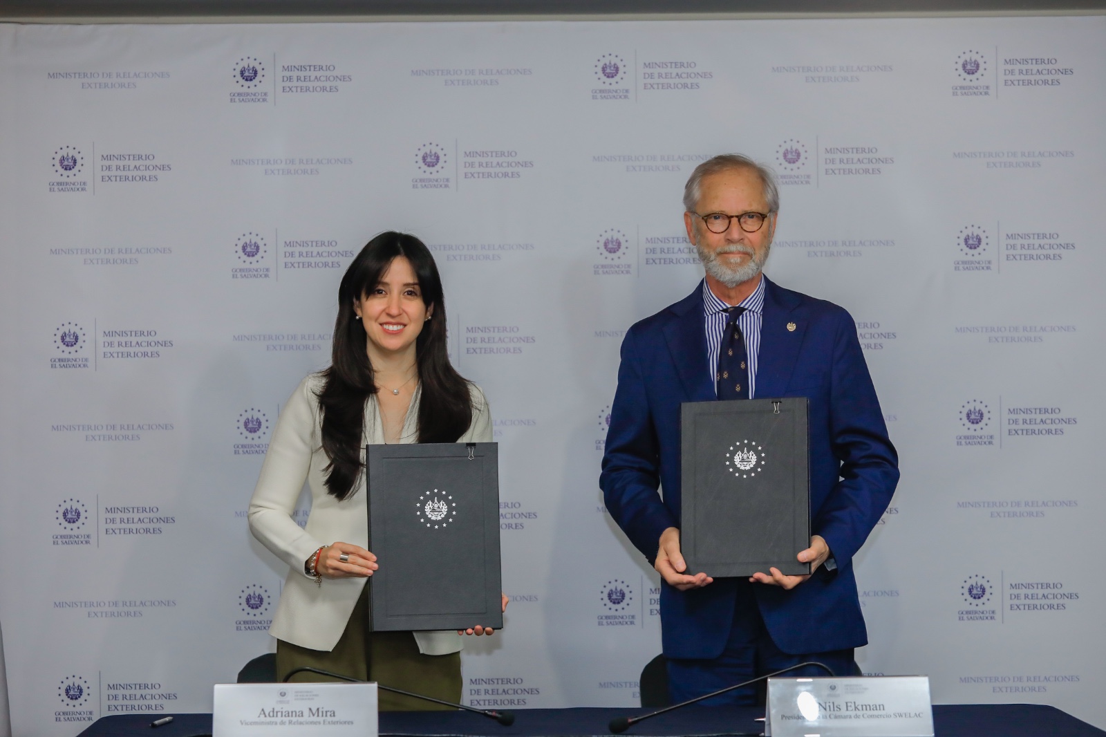 El Salvador suscribe acuerdo con la Cámara de Comercio Sueco-Latinoamericana