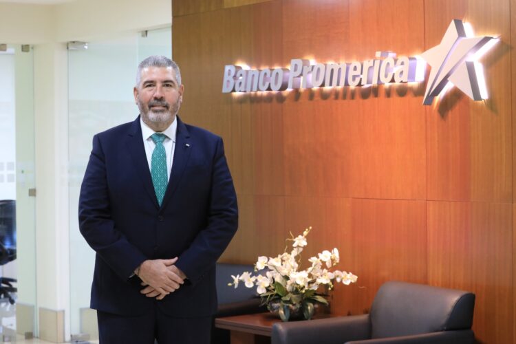 El presidente ejecutivo de Banco Promerica, Lázaro Figueroa, destacó el compromiso de la institución financiera con el desarrollo económico y social del país.