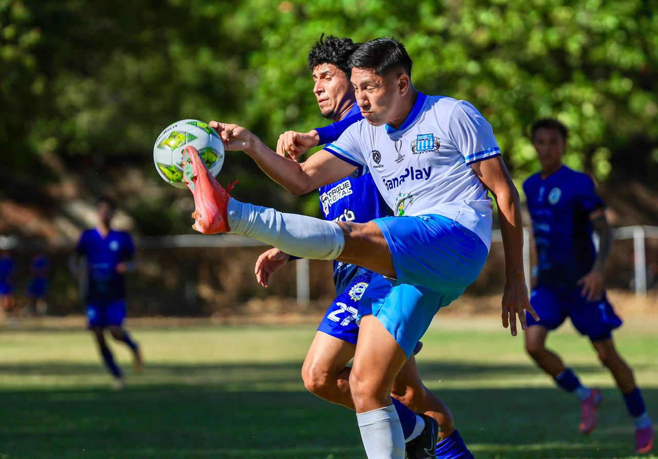 Fuerte San Francisco superó un susto y ganó en la Copa Presidente